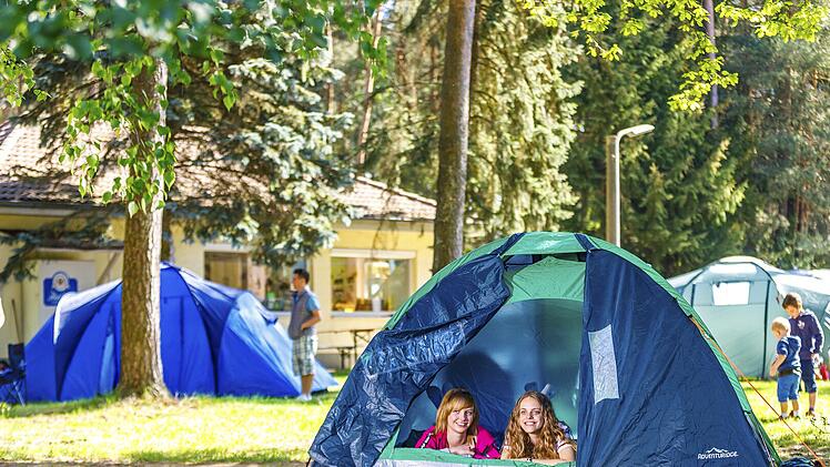 Sonnenuntergang auf dem Campingplatz Waldsee. Foto: Camping Waldsee GmbH & Co. KG.