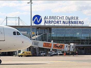 Flughafen Nürnberg: 900 Prozent mehr Passagiere - so krass grassiert in Franken das Reisefieber