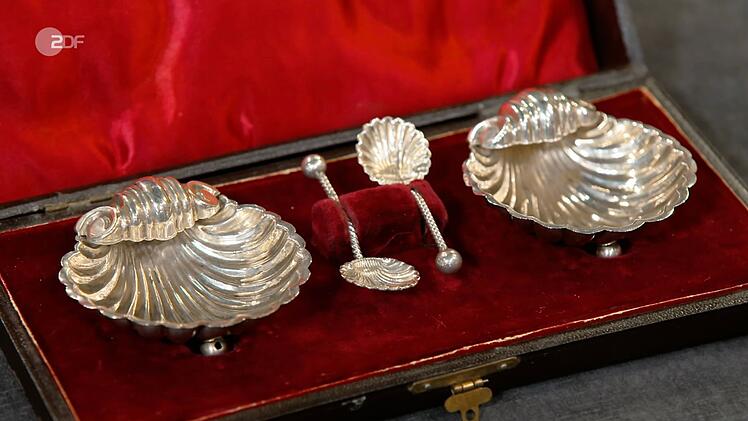 Die auff&auml;llige Muschelform der Schalen hatte einen kunsthistorischen Hintergrund.