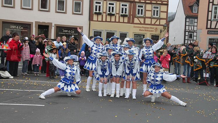 Ein Höhepunkt war der Auftritt der Garde auf dem Münnerstädter Marktplatz.  Fotos: Thomas Malz