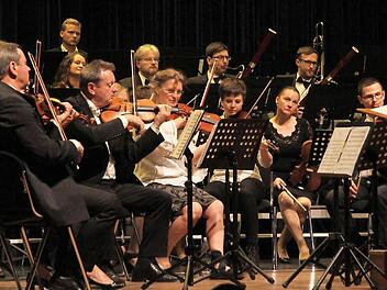 Das Kulmbacher Kammerorchester unter der Leitung von Thomas Grünke, hier bei seinem Auftritt beim Konzertabend zum 50-jährigen Bestehen der städtischen Musikschule Kulmbach Foto: Archiv / Sonny Adam
