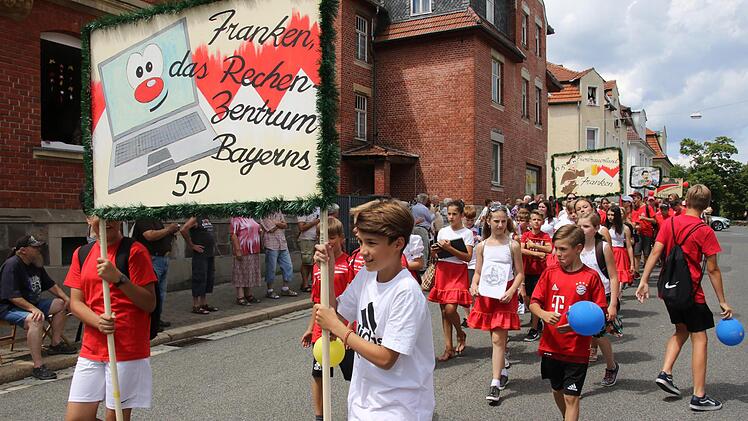 Beim 470. Neustadter Kinderfest zeigten  1400 Jungen und Mädchen tolle Darbietungen.  Foto: Michael Stelzner