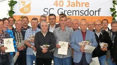 Die geehrten Gründungsmitglieder des SC Gremsdorf.  Foto: Mona Lisa Eigenfeld