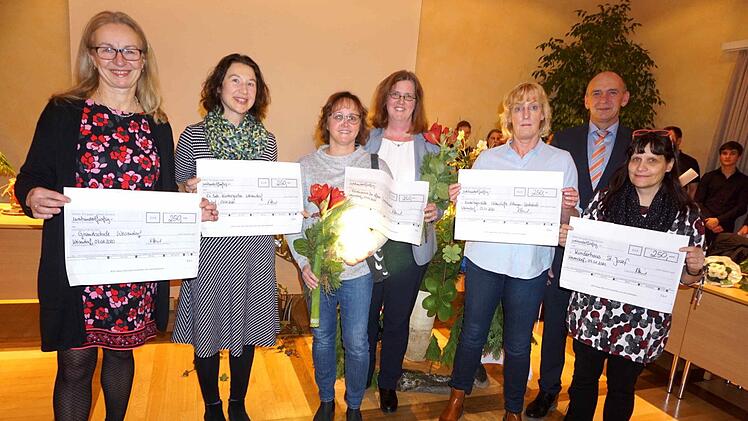 Freude über die Zuwendung des Basar-Teams   Foto: Richard Sänger