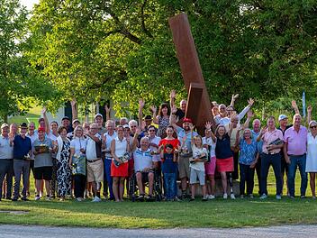 Gruppenbild der Teilnehmenden des Inklusionsgolfturniers in Maria Bildhausen.