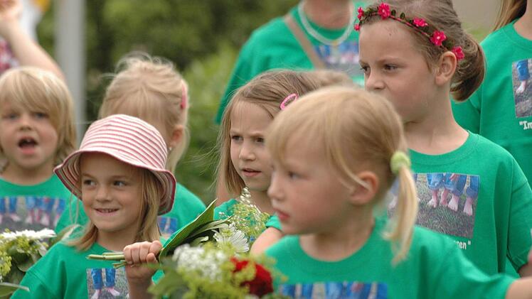 Der Kindergarten Oerlenbach war mit beim Umzug dabei.