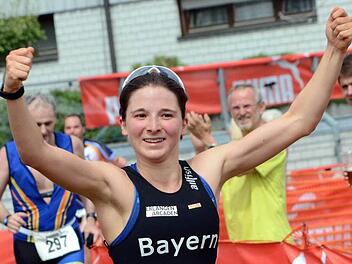 Durchgekämpft: Sarah Neukam vom TV 48 Erlangen war im vergangenen Jahr die schnellste Frau beim Herzoman. Heuer ist die 18-Jährige aber nicht dabei und wird ihren Titel daher nicht verteidigen können. Foto: Archiv