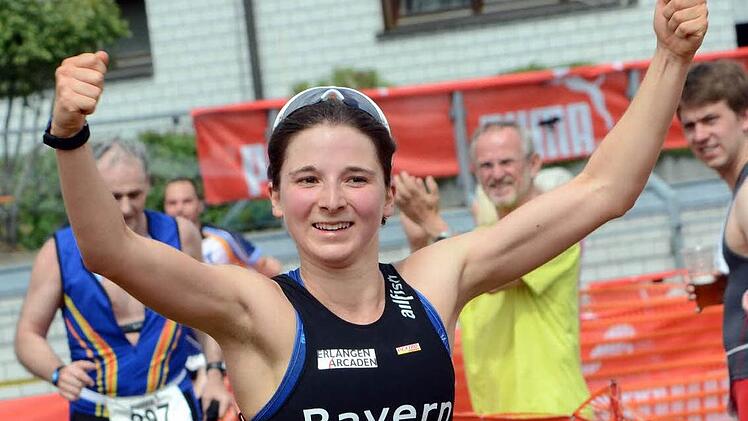 Durchgekämpft: Sarah Neukam vom TV 48 Erlangen war im vergangenen Jahr die schnellste Frau beim Herzoman. Heuer ist die 18-Jährige aber nicht dabei und wird ihren Titel daher nicht verteidigen können. Foto: Archiv