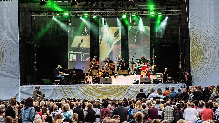 Impressionen vom Gastspiel der Spider Murphy Gang beim "Tambacher Sommer"Foto: Jochen Berger