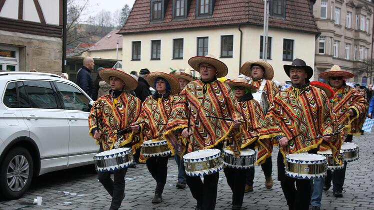 Beim Kronacher FaschingszugMaria Löffler