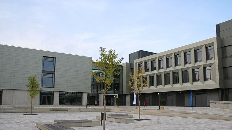 Der imposante Neubau. Foto: Thomas Malz