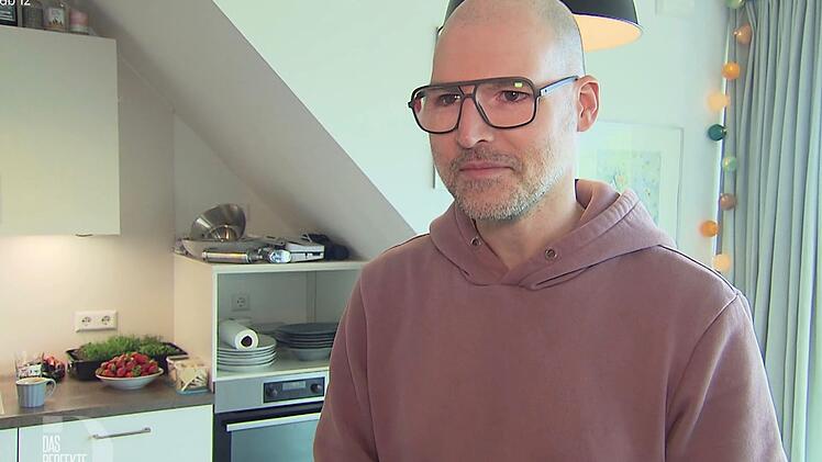 In Rhodt unter Rietburg macht Grafikdesigner Stefan (44) den Start beim "perfekten Dinner".