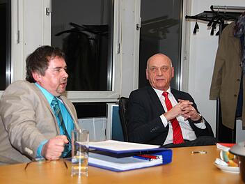 Wahlsieger - wenn auch nicht nach Stimmen und Prozenten - ist in Wirsberg Thomas Steinlein (Freie Wähler, links). Sein Abstand zu Amtsinhaber Hermann Anselstetter (SPD) betrug nur 26 Stimmen.  Foto: Archiv/Katrin Geyer