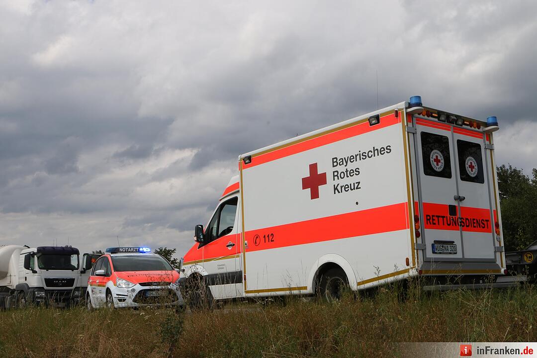 Lkw überschlägt sich bei Langenaltheim