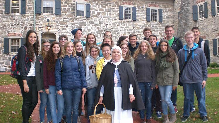 Eine historische Stadtführung erlebten die Haßfurter Schüler in Bethlehem, einer Stadt, die im 18. Jahrhundert von deutschsprachigen Einwanderern in den USA gegründet worden ist.  Foto: privat/sw