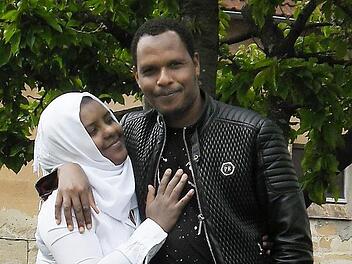 Zeynab und ihr Ehemann Sadik hoffen auf eine gemeinsame Zukunft in Deutschland.  Foto: Petra Malbrich