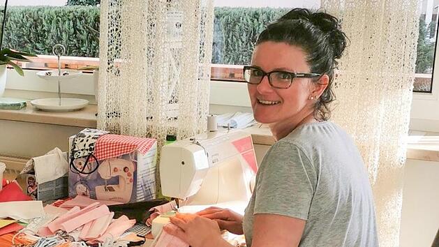Gaby Melber n&auml;hte aus Solidarit&auml;t 650 Masken in Breiteng&uuml;&szlig;bach . Foto: privat