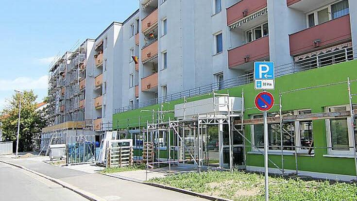 Großbaustelle Georg-Hagen-Straße. Die neue Geschäftsstelle der Baugenossenschaft konnte bereits bezogen werden, im Nachbargebäude entsteht eine Arztpraxis. Foto: privat