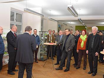 Viele Gäste folgten der Einladung zur Ausstellungseröffnung ins BZH, wo Kreisheimatpfleger Wolfgang Jäger einen Abriss über die Entstehungsgeschichte Frankens und dessen Anschluss an Bayern gab. Fotos: Schmidt