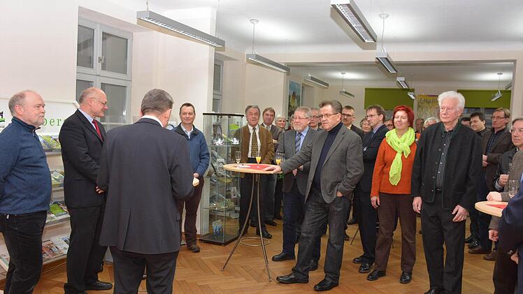 Viele Gäste folgten der Einladung zur Ausstellungseröffnung ins BZH, wo Kreisheimatpfleger Wolfgang Jäger einen Abriss über die Entstehungsgeschichte Frankens und dessen Anschluss an Bayern gab. Fotos: Schmidt