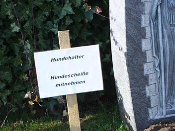 Klare Botschaft: ein Schild auf dem Reichenbacher Friedhof Foto: Arnold Nöth