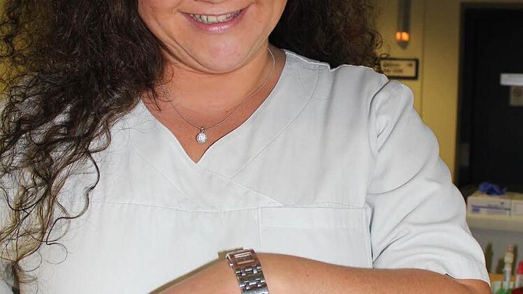 Schwester Mandy muss eine Stunde länger arbeiten. Foto: Sabine Herteux