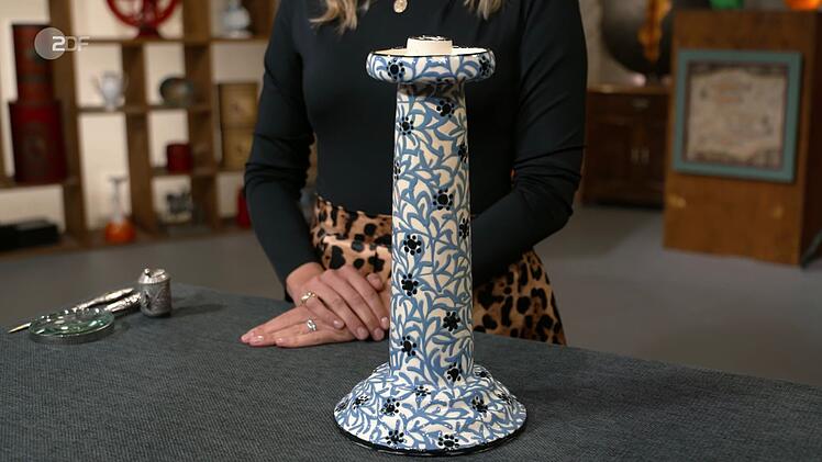 Dieser Kerzenleuchter war laut Bianca Berding ein Jugendstil-Objekt des bekannten deutschen Keramikers Max Laeuger.