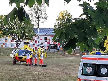 Mit einem Rettungshubschrauber musste ein Kleinkind am späten Montagabend in eine Klinik geflogen werden.Michael Will, BRK