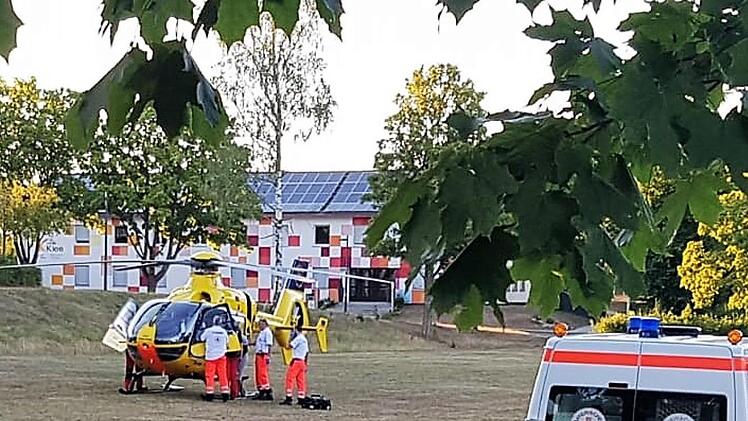 Mit einem Rettungshubschrauber musste ein Kleinkind am späten Montagabend in eine Klinik geflogen werden.Michael Will, BRK