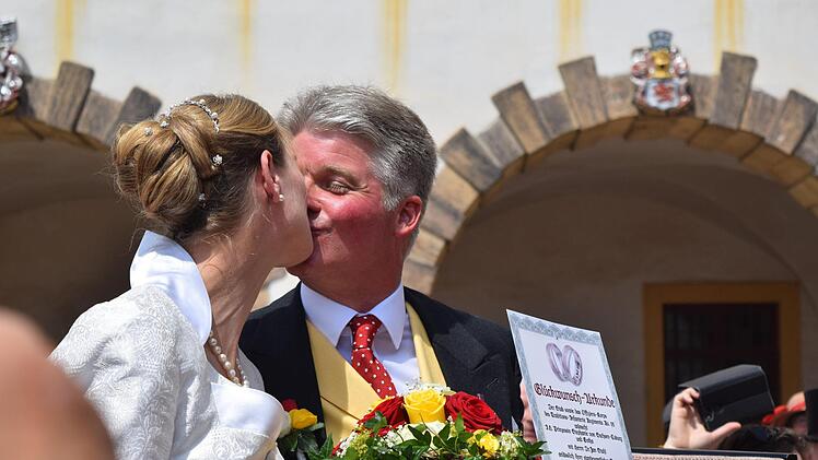 Stephanie Prinzessin von Sachsen-Coburg und Gotha hat in Gotha ihren Partner Jan Stahl geheiratet.Daniela Pondelicek