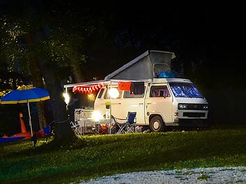 Um mit dem Campervan sicher unterwegs zu sein, kannst du dich umfangreich versichern.