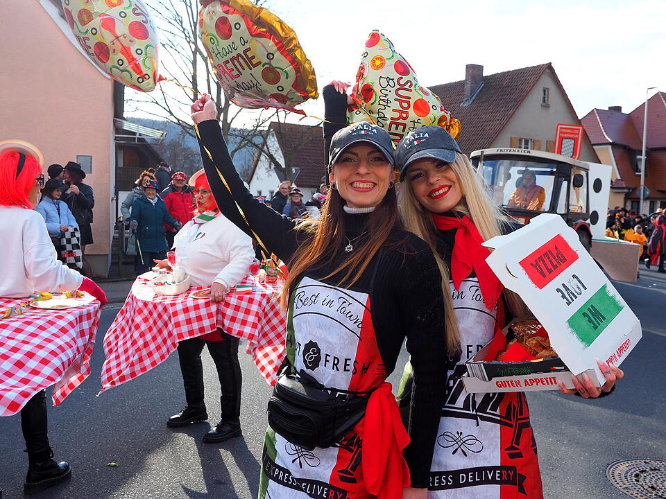 Wildes Faschingstreiben in Steinach an der Saale.