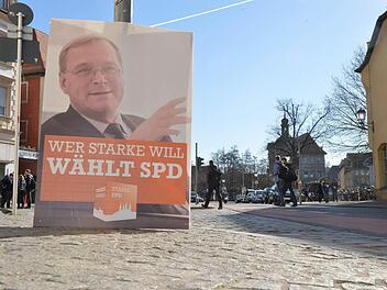 Wahlkampf in einer rechtlichen Grauzone: Die Regierung von Oberfranken sieht "keine Einflussnahme auf den Wähler", fordert Bambergs OB aber zur Zurückhaltung auf.  Foto: R. Rinklef