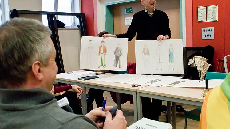 Tobias Hoheisel und einige seiner Kostümentwürfe