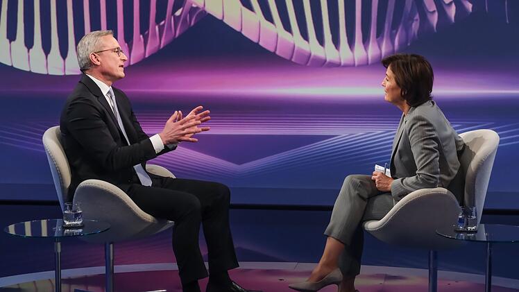 Erleichterung bei Behördengängen? Karsten Wildberger kündigte bei Sandra Maischberger eine neue "digitale Brieftasche" an.