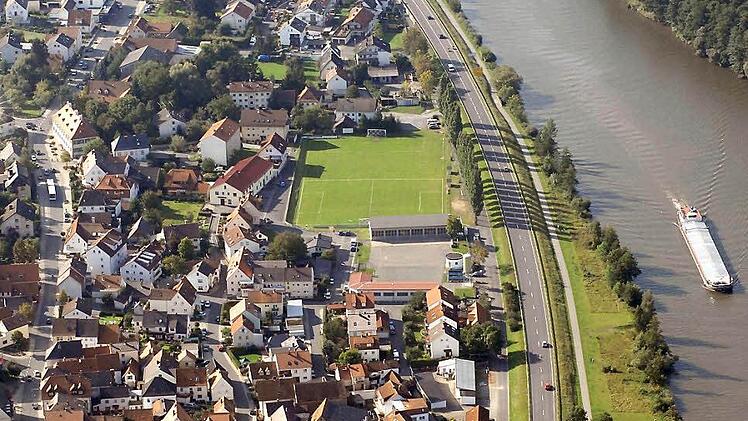 Im alten Ortskern von Bischberg steigt am Neujahrstag das erste der 1000-Jahr-Feste. Foto: Ronald Rinklef/Archiv