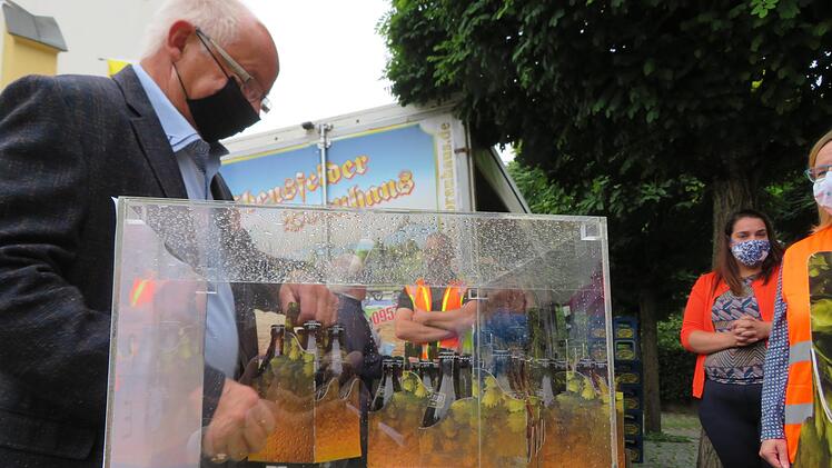 Der Erl&ouml;s des leicht, rauchigen Lagerbiers der Brauerei Engelhard geht an Rudis Rum&auml;nienhilfe. Trinken f&uuml;r einen guten Zweck, die Ebensfelder sind dabei.