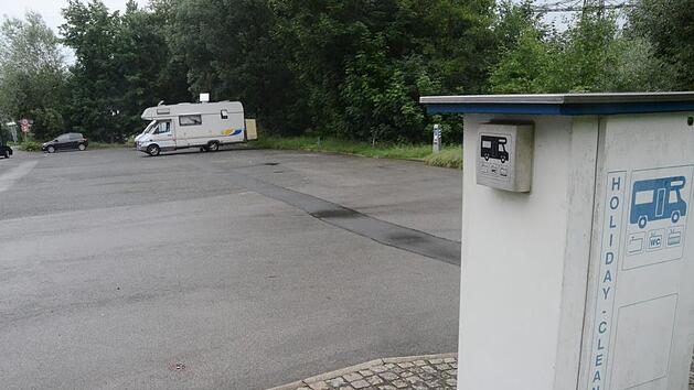 Die Fraktionen im Tourismus- und Stadtmarketingausschuss sind sich einig, der Wohnmobilstellplatz in Kronach muss attraktiver gestaltet werden. Eventuell k&ouml;nnte der Wohnmobilstellplatz auch an anderer Stelle neu errichtet werden.  K.- H. Hofmann