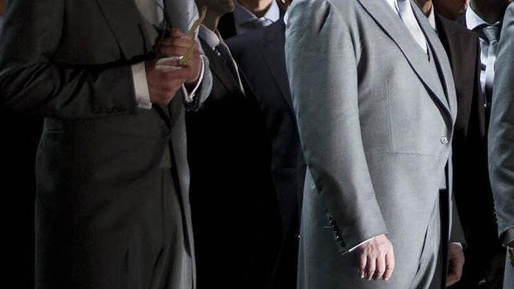 Wolfram (Peter Mattei) und Landgraf (René Pape) im 2. Akt Foto: Bernd Uhlig