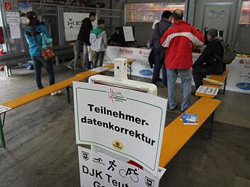 Am Sonntag, 5. Mai, gehen insgesamt 12.000 Läufer beim Weltkulturerbelauf in Bamberg auf die Strecke. Eine Studie der Uni Bamberg hat jetzt ergeben, dass der Lauf jedoch kaum wirtschaftlichen Einfluss auf die Stadt hat. Fotos: Michael Gründel