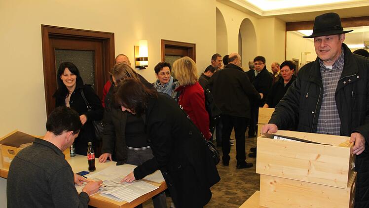 Auszählung beim Bürgerentscheid zum Fachmarktzentrum 2011 in Lichtenfels Archivbild: Ramona Popp