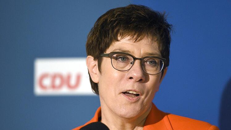 Annegret Kramp-Karrenbauer  Foto: Harald Tittel/dpa