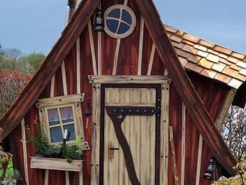 So werden die Wanderer ab dem kommenden Fr&uuml;hjahr das Hexenh&auml;uschen auf dem "Schatzsucherweg" vorfinden.  Foto: PR