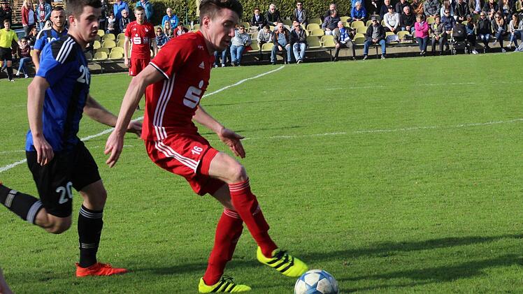 Coburgs "Abfangjäger vor der Abwehr", Jannik Krebs (rechts), fällt für das wichtige Spiel gegen Rimpar heute aus. Foto: Hartmut Guhling