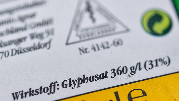 Glyphosat ist der weltweit am meisten eingesetzte Wirkstoff in Pflanzenschutzmitteln. Symbolbild: Patrick Pleu/dpa