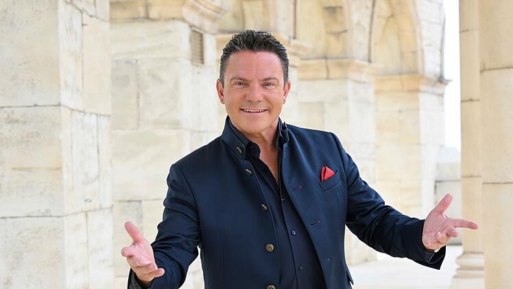 Stefan Mross verabschiedet sich von seiner Musikshow - und dann kommt auch zweimal seine Ex in die Sendung: Stefanie Hertel.