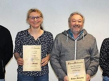 Ehrungen standen bei der Versammlung des KSV Waldeck auf dem Programm. Von links: Vorsitzender Jürgen Oppelt, Doris Welsch (25 Jahre), Lothar Heimlich (30) und Zweite Vorsitzende Sonja Zellner  Foto: di