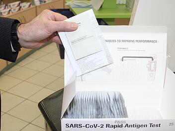 Sars-Cov2-Antigen-Tests stehen den Apotheken in ausreichender Weise zur Verf&uuml;gung. Am Donnerstag startet die Sternapotheke mit Schnelltests, ab n&auml;chsten Dienstag auch die Apotheke im "Fritz". Foto: Sonny Adam