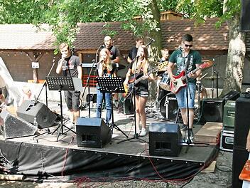 Für neue Töne auf dem Kellerberg sorgten Trouble X in Aktion. Fotos: Hans Joachim Leiss