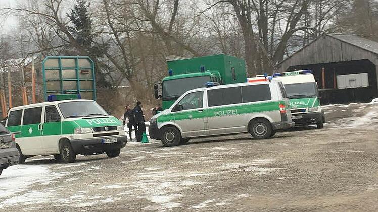 Der Polizeieinsatz am Dienstag voriger Woche sorgte in Burgwindheim für Aufsehen. Foto: privat